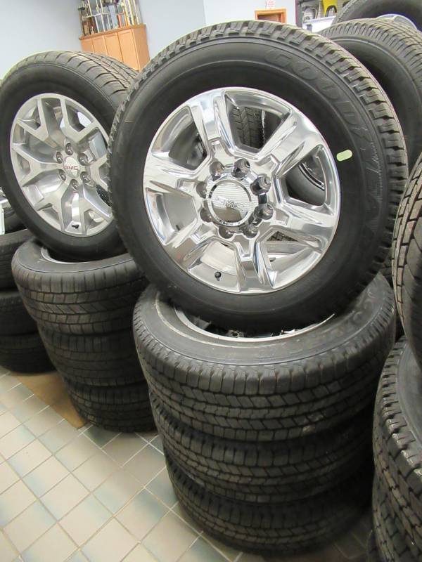 New 1118 GMC Sierra 2500/3500 8 Lug 20" OEM Polished 6 Spoke Wheels