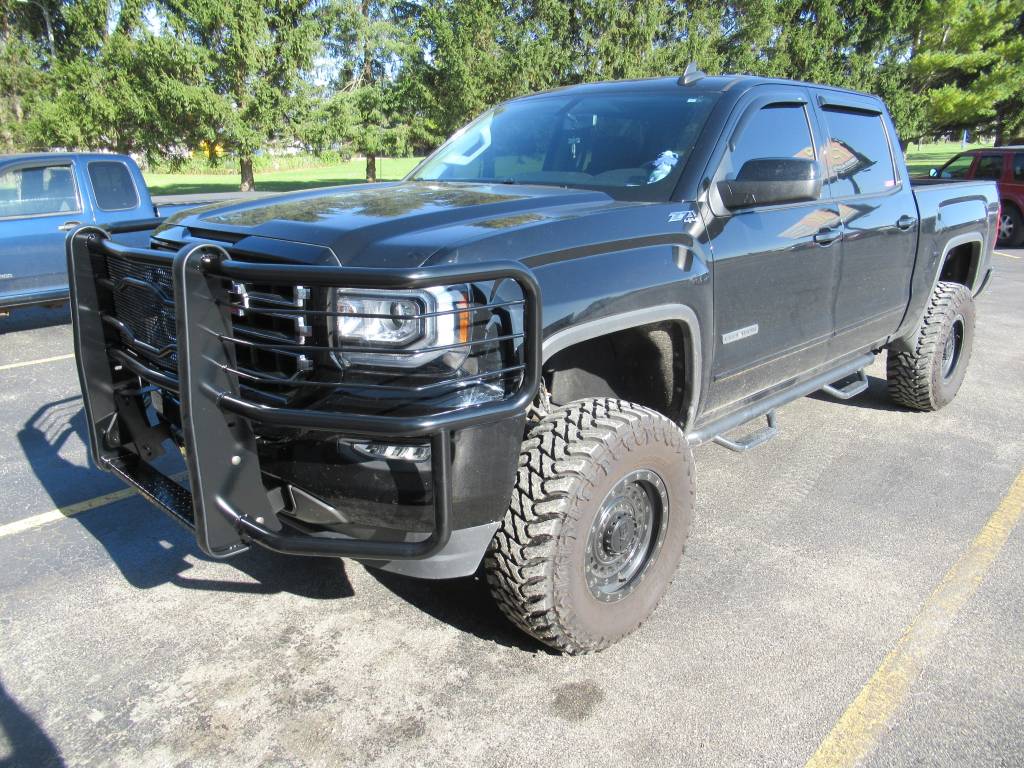 Photo Gallery 1418 Chevy Silverado & GMC Sierra Trucks New Luverne
