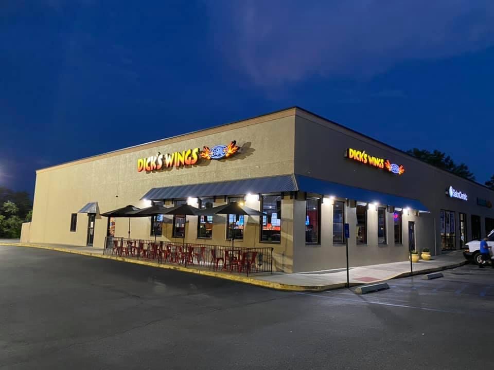 VALDOSTA Dicks Wings and Grill