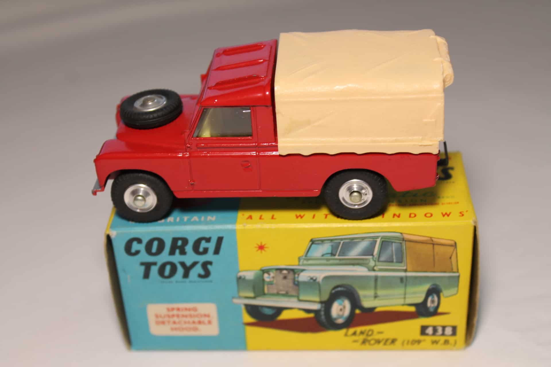 Toys 438 Land Rover 109 WB Diecast