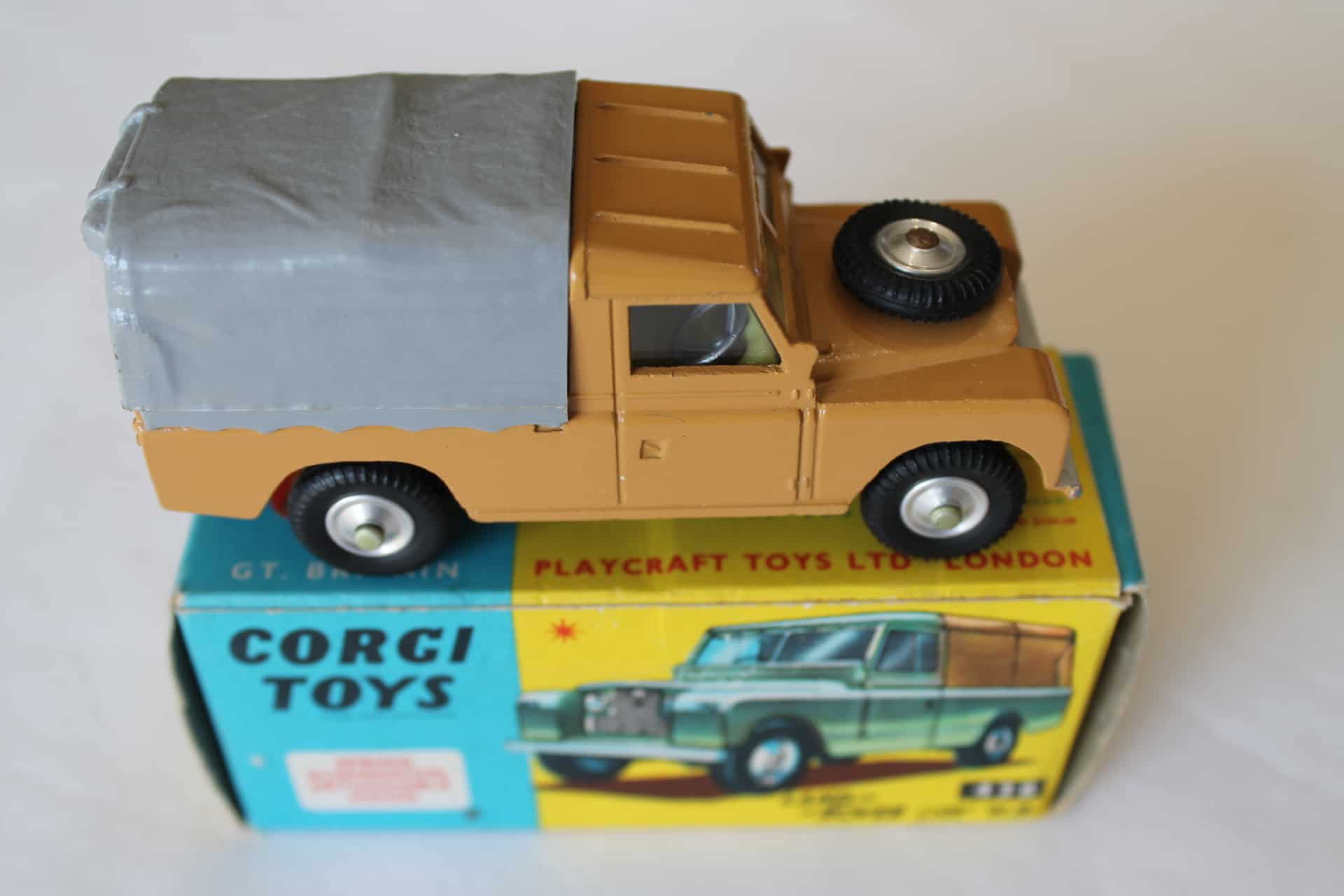 Toys 438 Land Rover 109 WB Diecast
