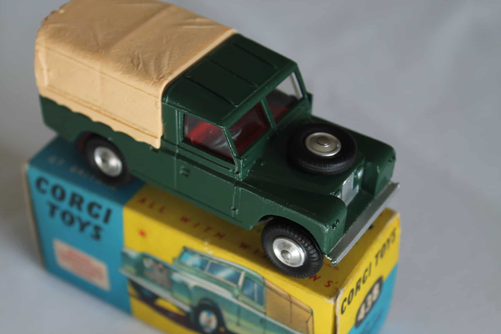 Toys 438 Land Rover 109 WB Diecast
