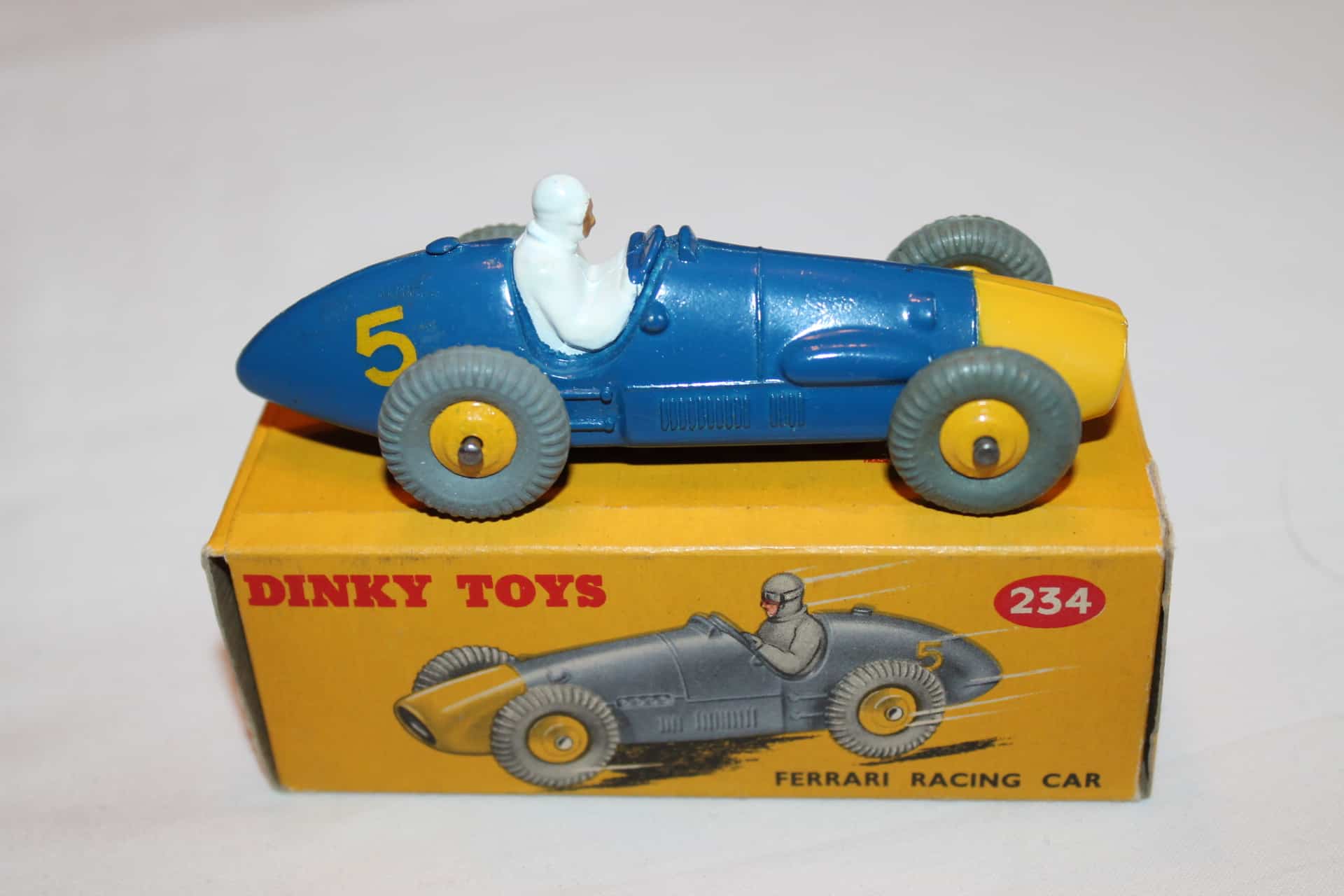 Dinky Toys 234 Ferrari Racing Car Diecast