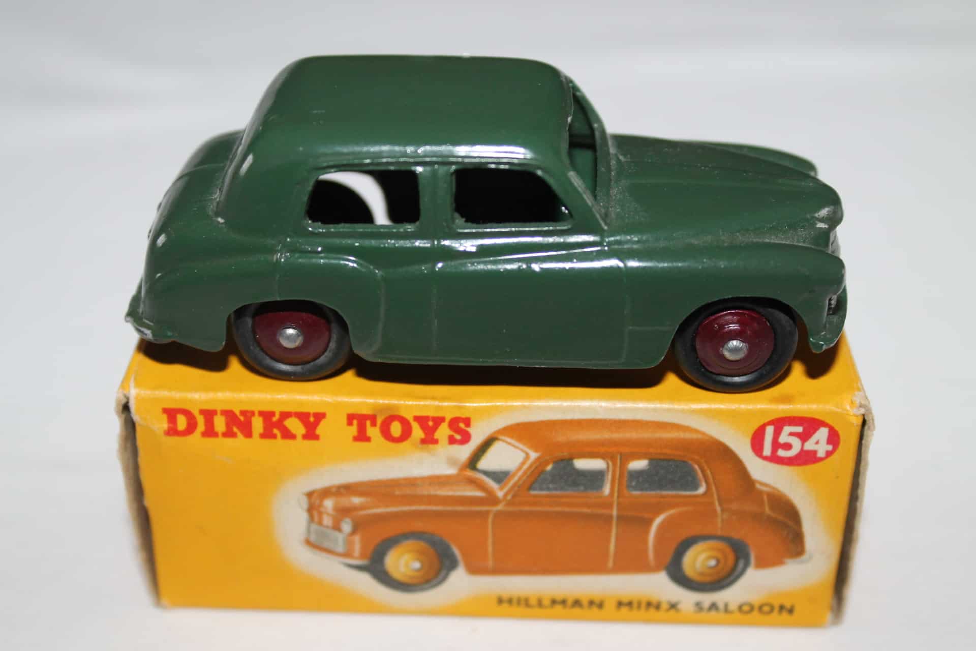 Dinky Toys 154 Hillman Minx Diecast