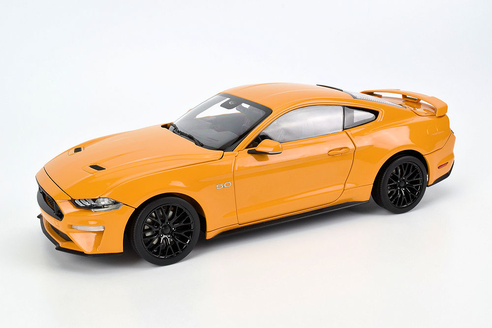 REVIEW Diecast Masters Ford Mustang GT •