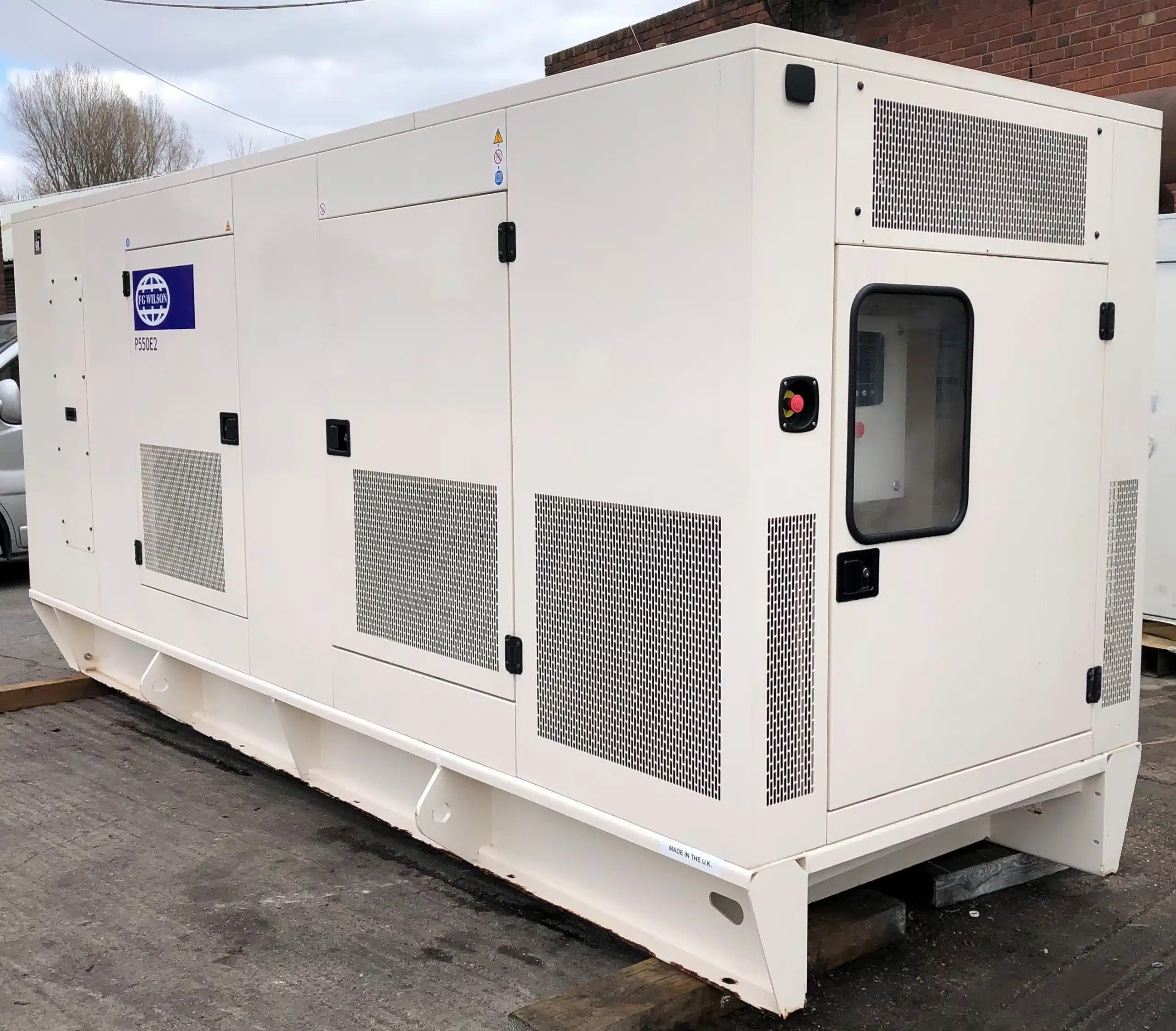 550 KVA Perkins Leroy Somer F G Wilson Acoustic Generator Eagle