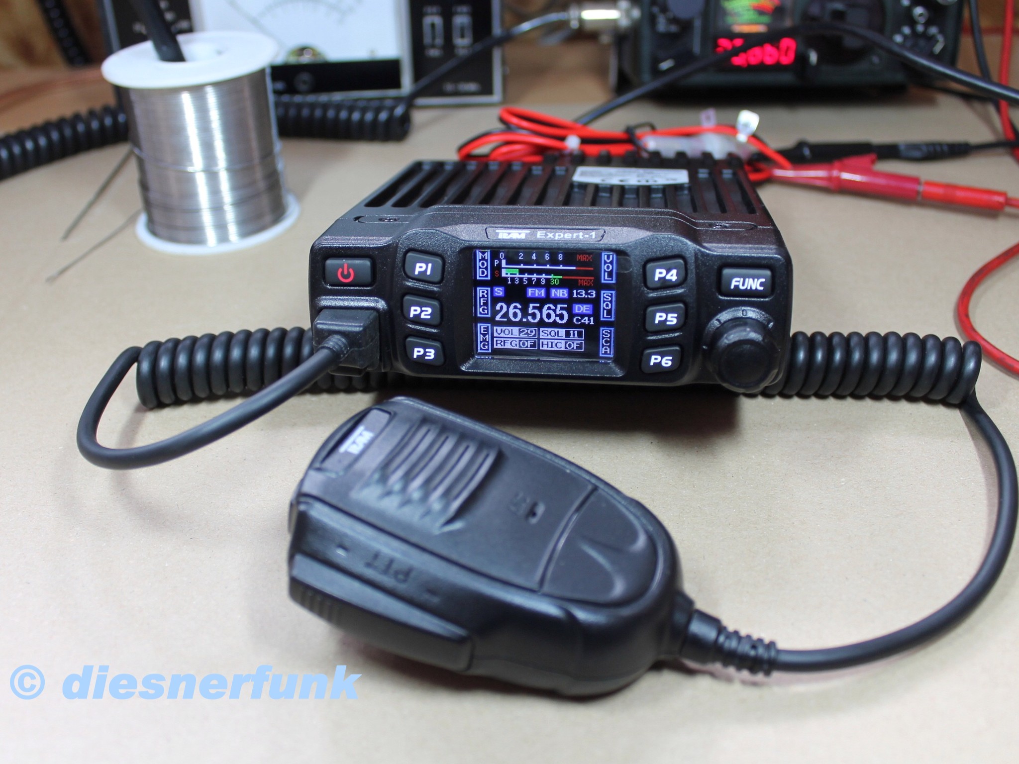 Team Expert 1 CB MULTISTANDARD RADIO 4w AM/FM with color display and