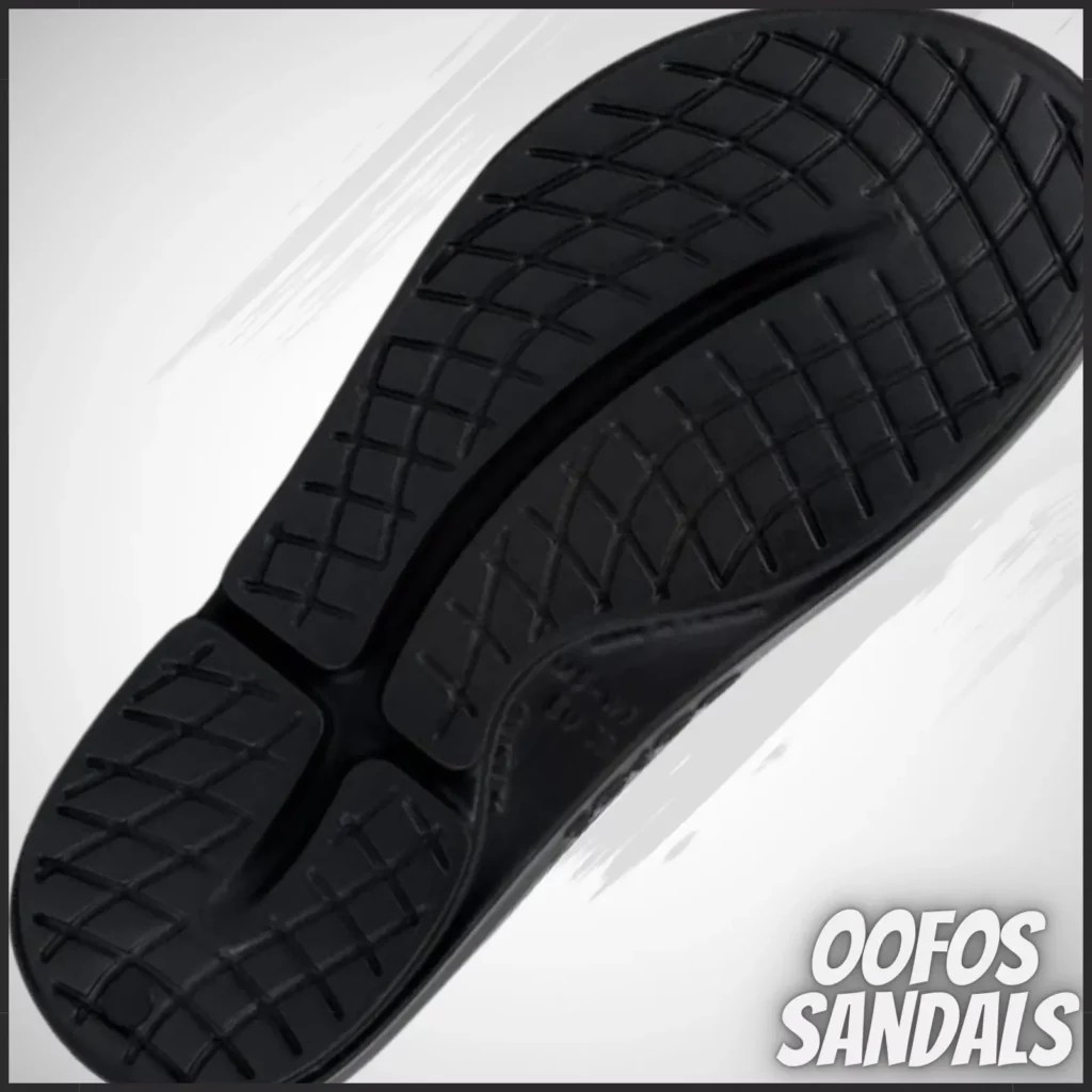 5 Main Differences Between Olukai Ohana and OOFOS Sandals
