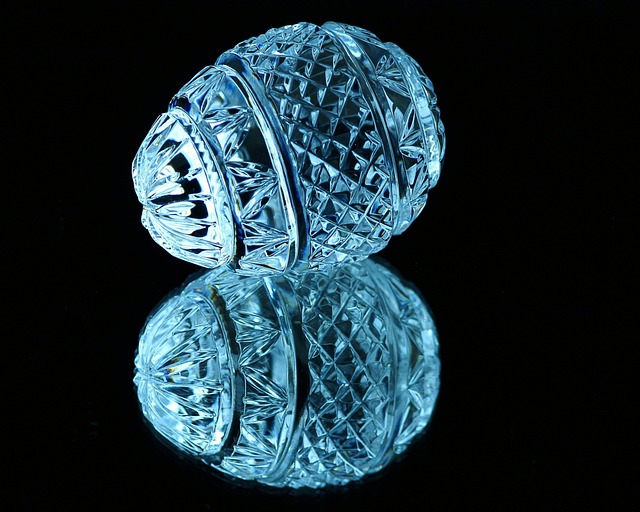 What is the difference between cut glass and crystal? Difference Digest