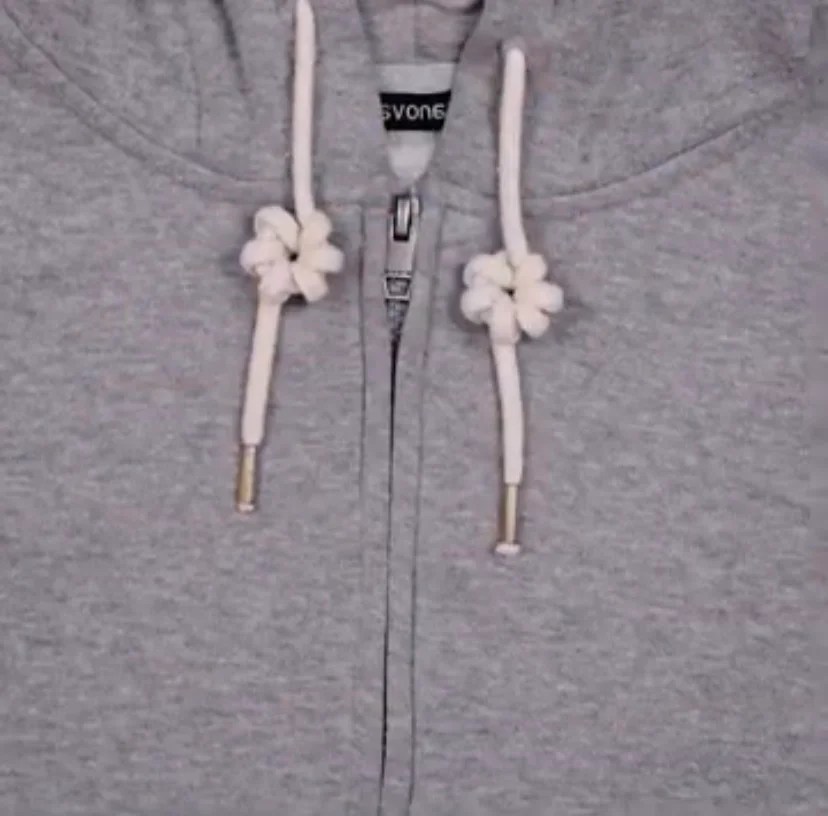 How to Tie Hoodie Strings? 10 Stylish Hoodie String Knots You Can Try Today