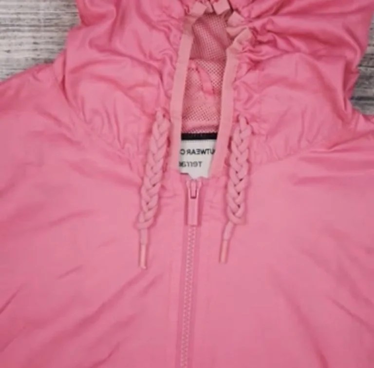 How to Tie Hoodie Strings? 10 Stylish Hoodie String Knots You Can Try Today