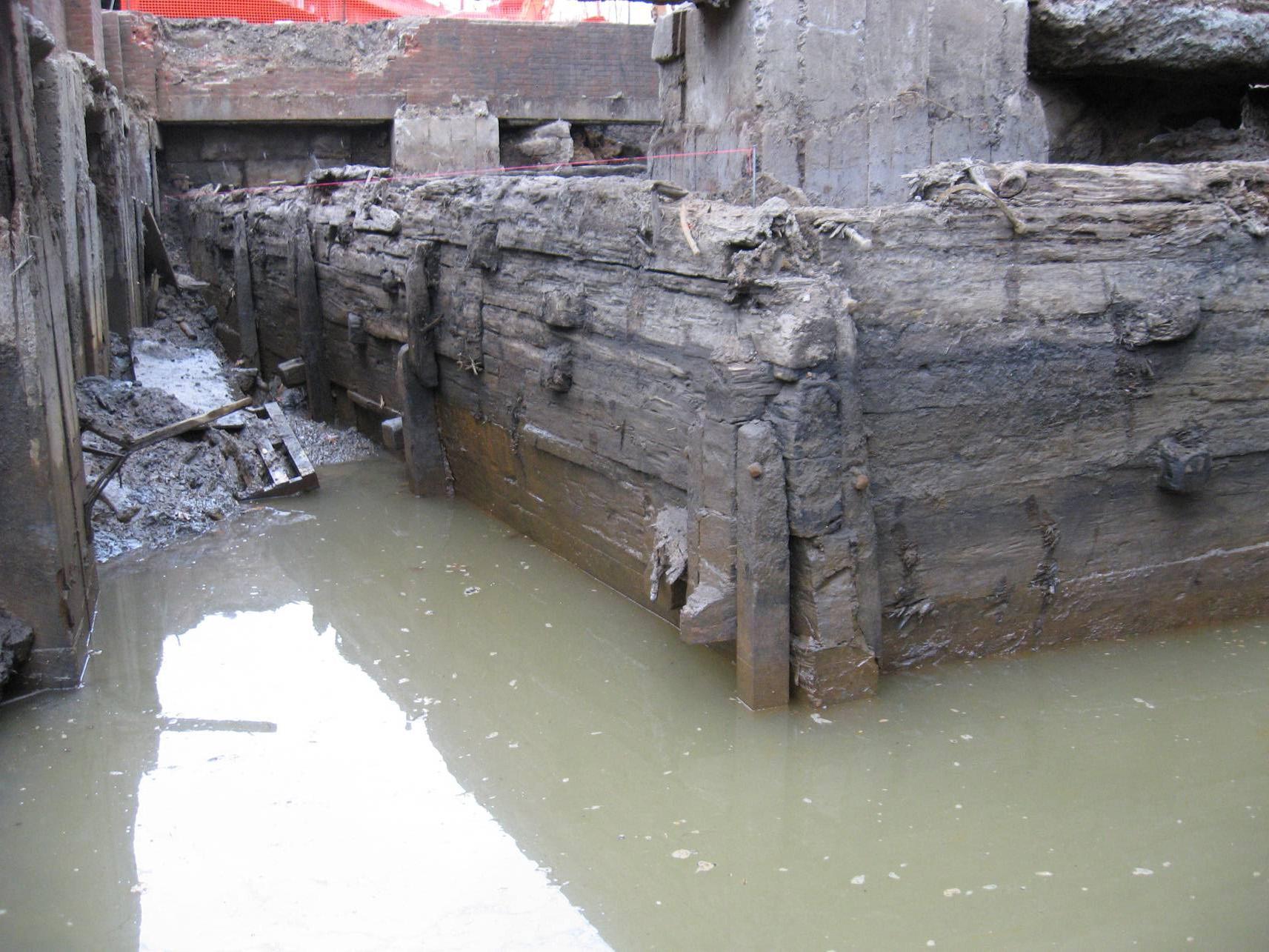East canal wall Digging I95