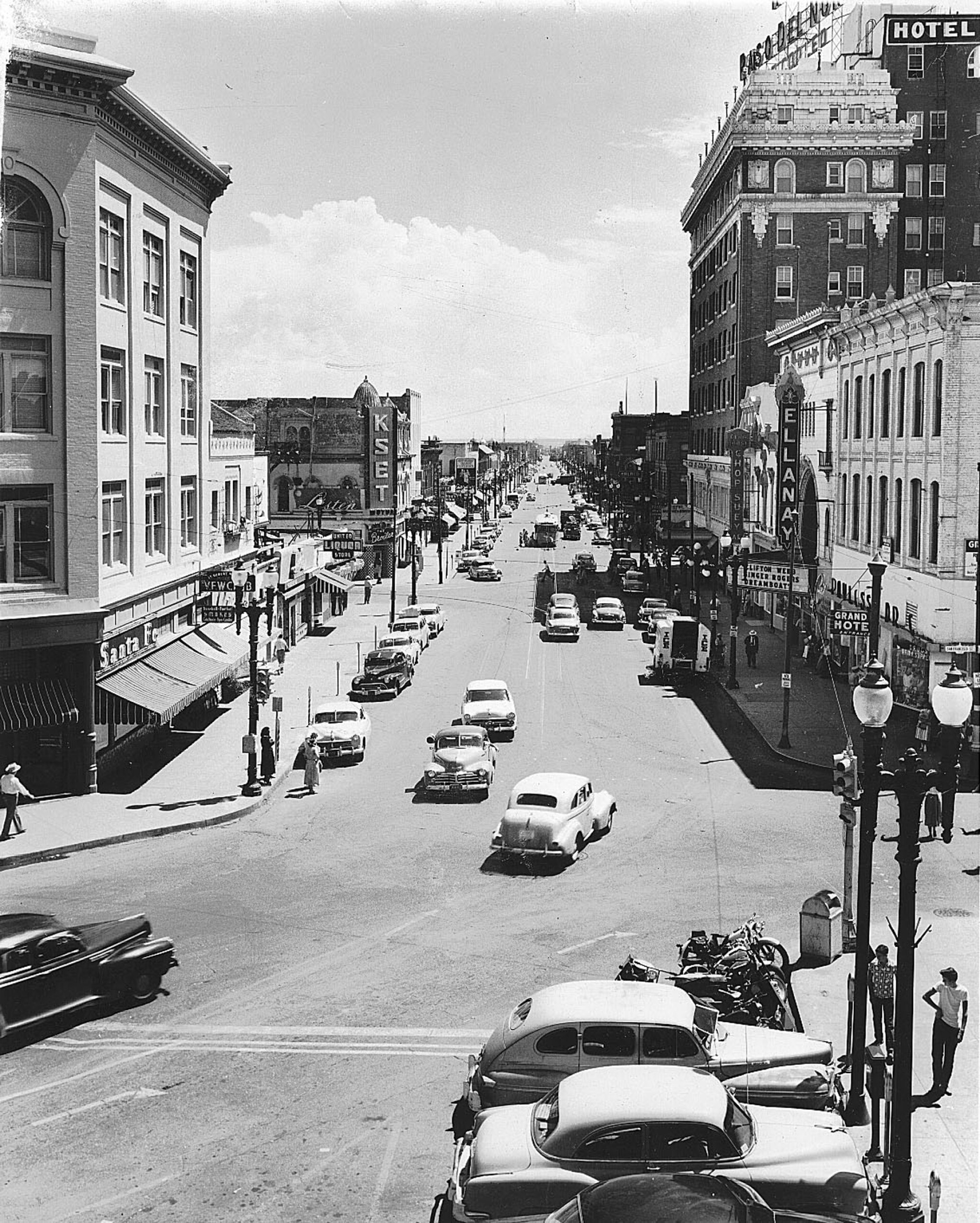 El Paso Street in 1940s El Paso, Texas DIGIE