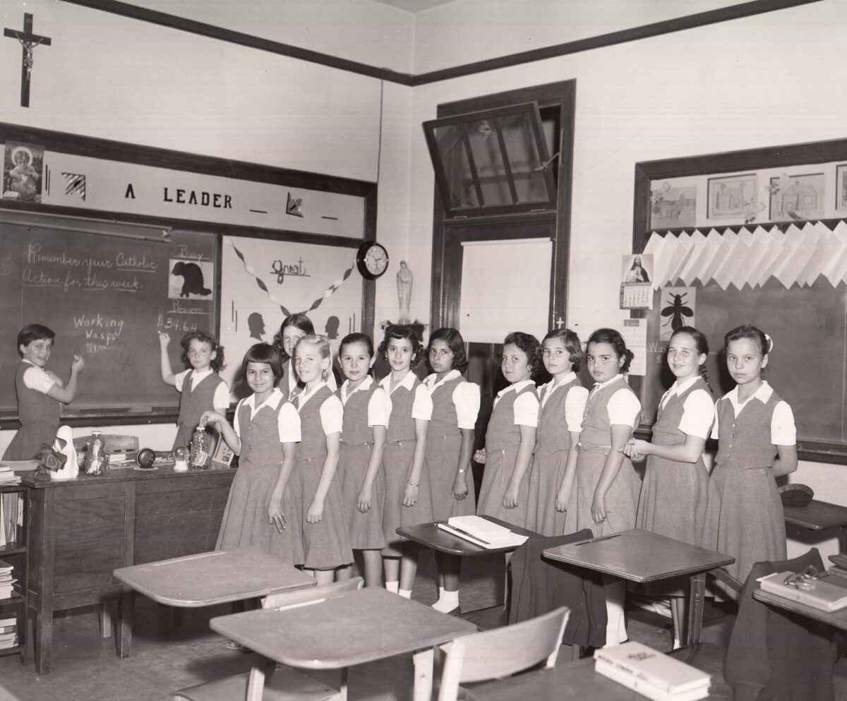 Loretto Academy 5th Grade 1954 DIGIE
