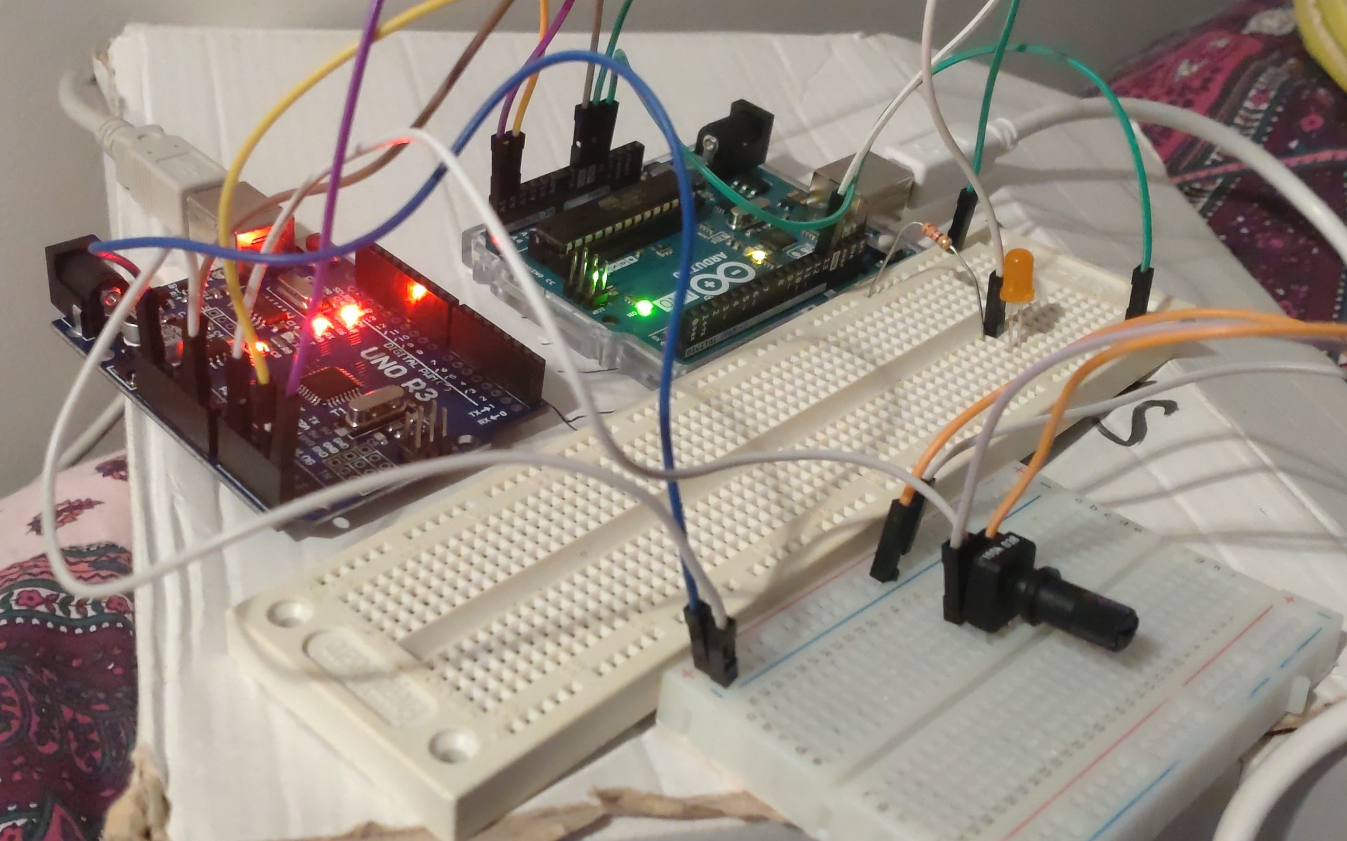 Connecting Two Arduinos with Serial Communication Test 1 DigiMeal Time