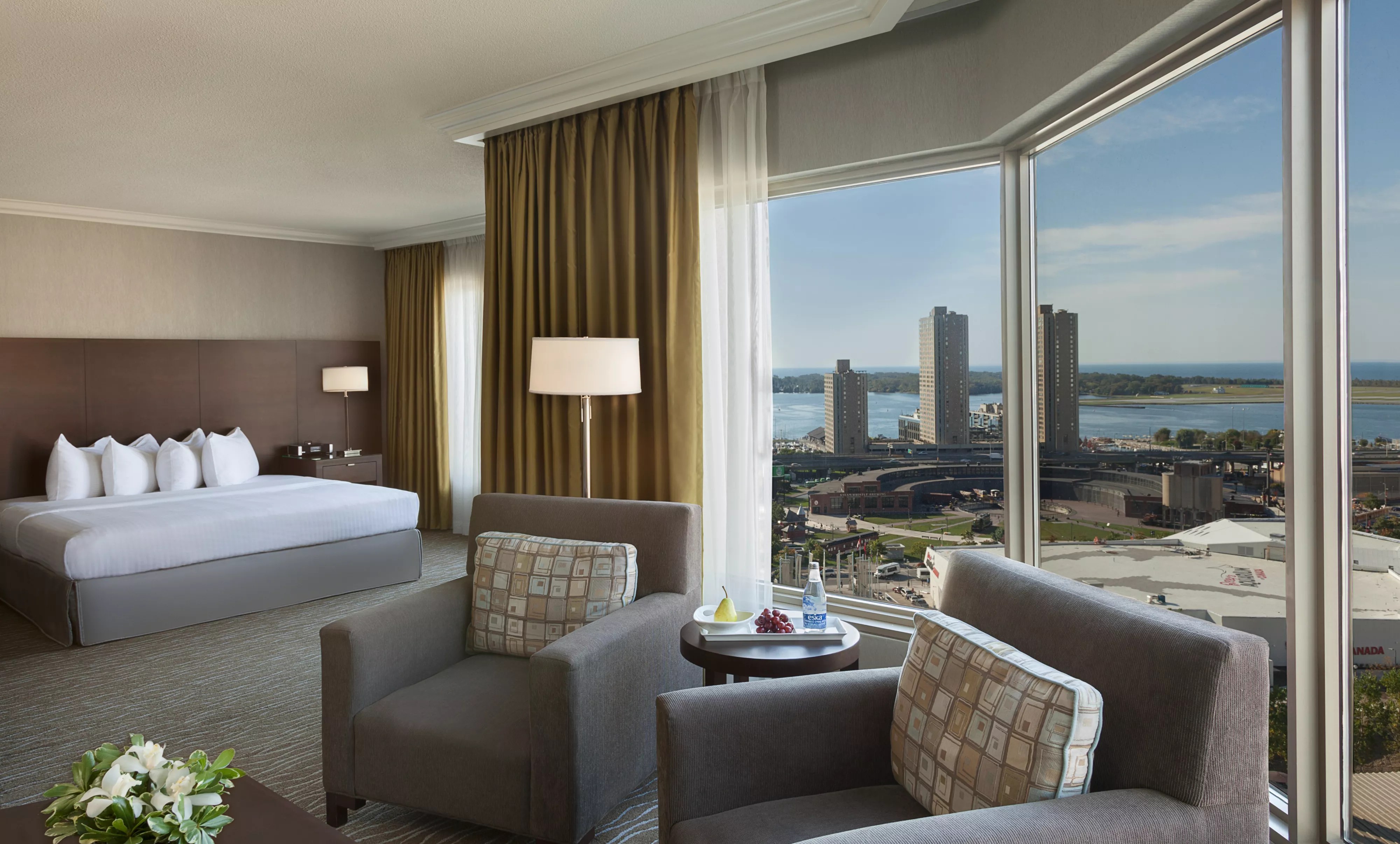 Luxury Hotels in Toronto Downtown InterContinental® Toronto Centre