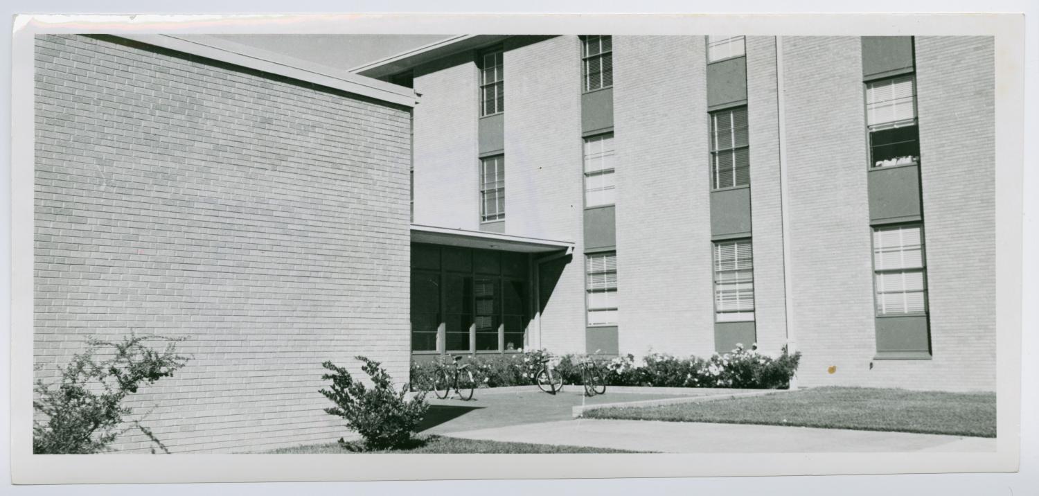 [West Hall dormitory at North Texas State College] UNT Digital Library