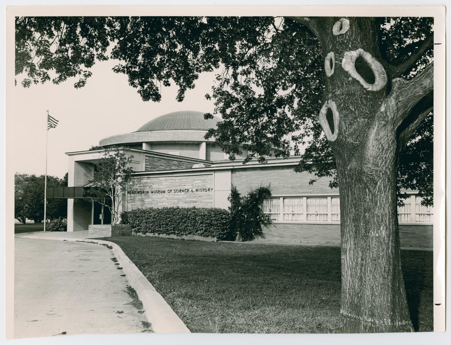 [Old Fort Worth Museum of Science and History building] UNT Digital