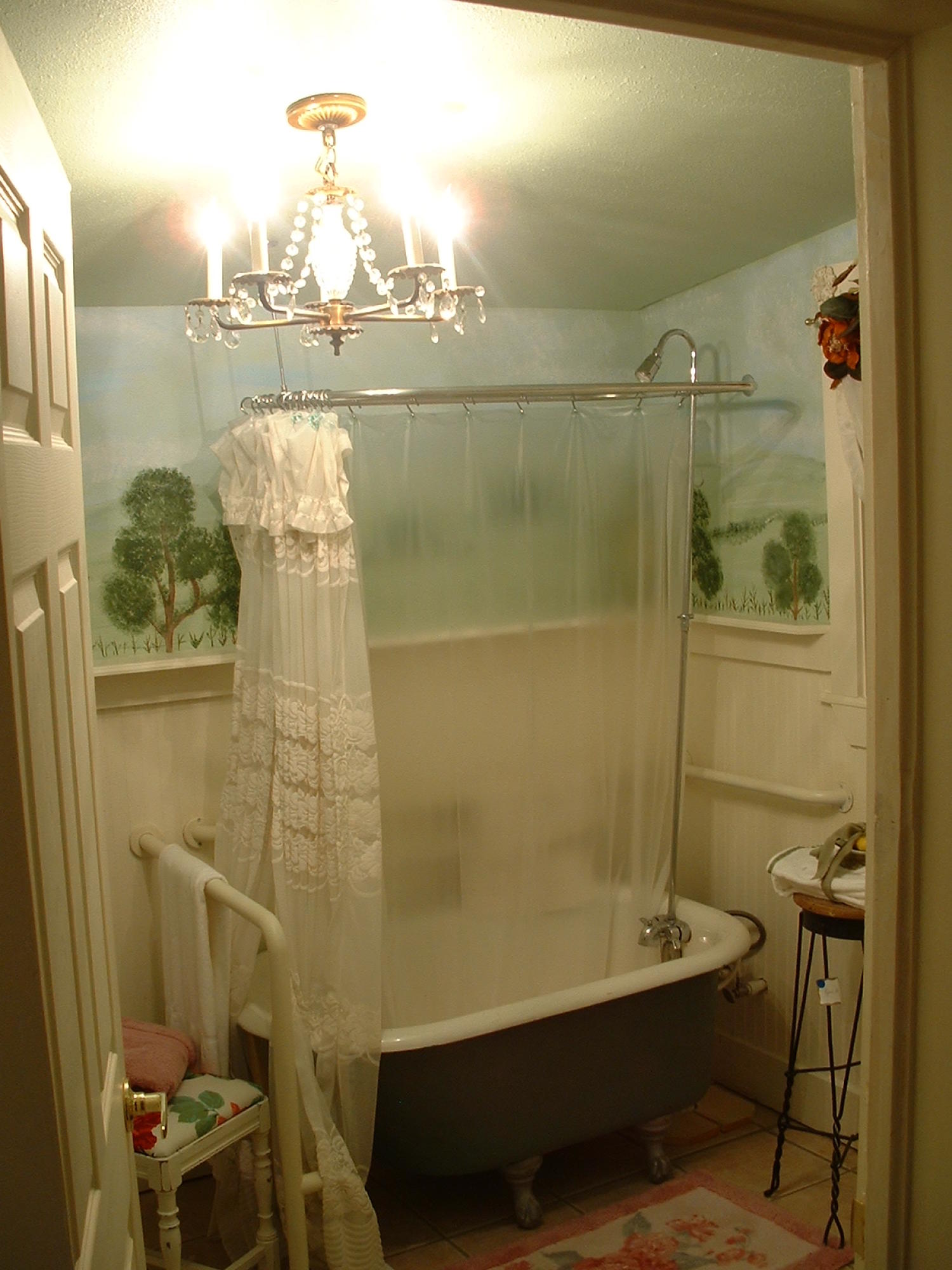 [Bathroom with clawfooted bathtub] UNT Digital Library