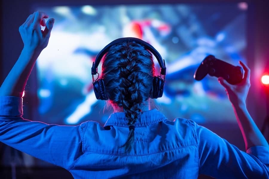 YouTubeのゲーム実況で稼ぐ方法～必要な機材と人気動画になるためのコツ digitaldiy