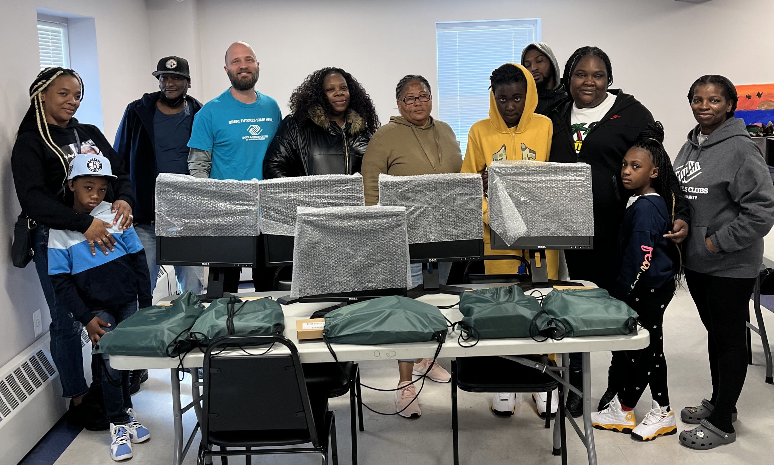 Jersey City Housing Authority Donates 300 Computers Digitunity