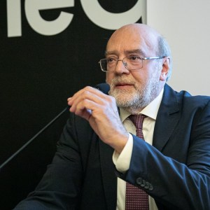 Terzo mandato, l’ex presidente Lorenzo Dellai: assente il bilanciamento dei poteri, la riforma manca di organicità