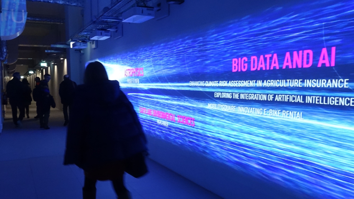 La sfida dell’Italia per una delle cinque gigafactory che l’Ue vuole creare per l’Intelligenza artificiale. Urso: «Ci presentiamo con le migliori competenze»