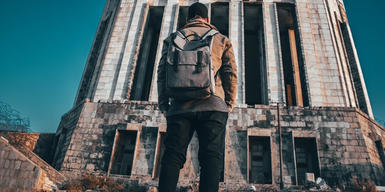 Learning from Amazon Builders A curious mind