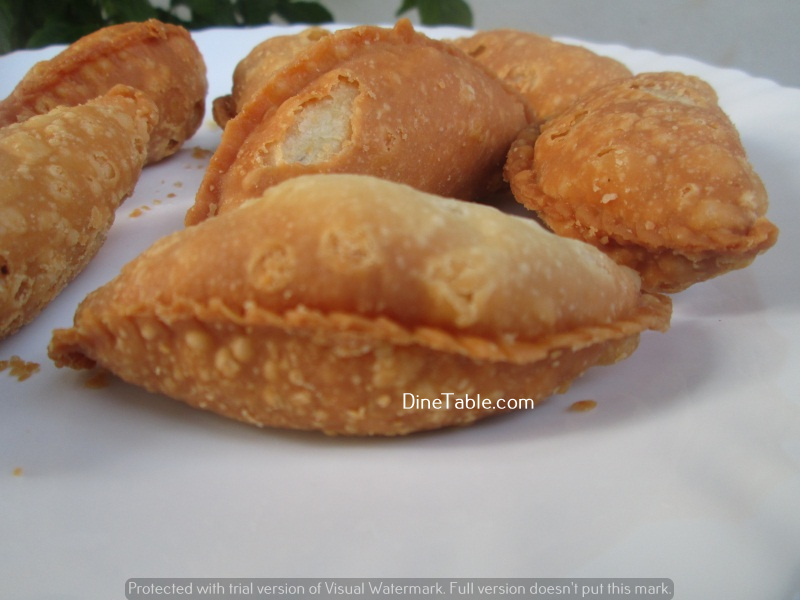Karanji (Gujiya) Diwali Sweet Tasty