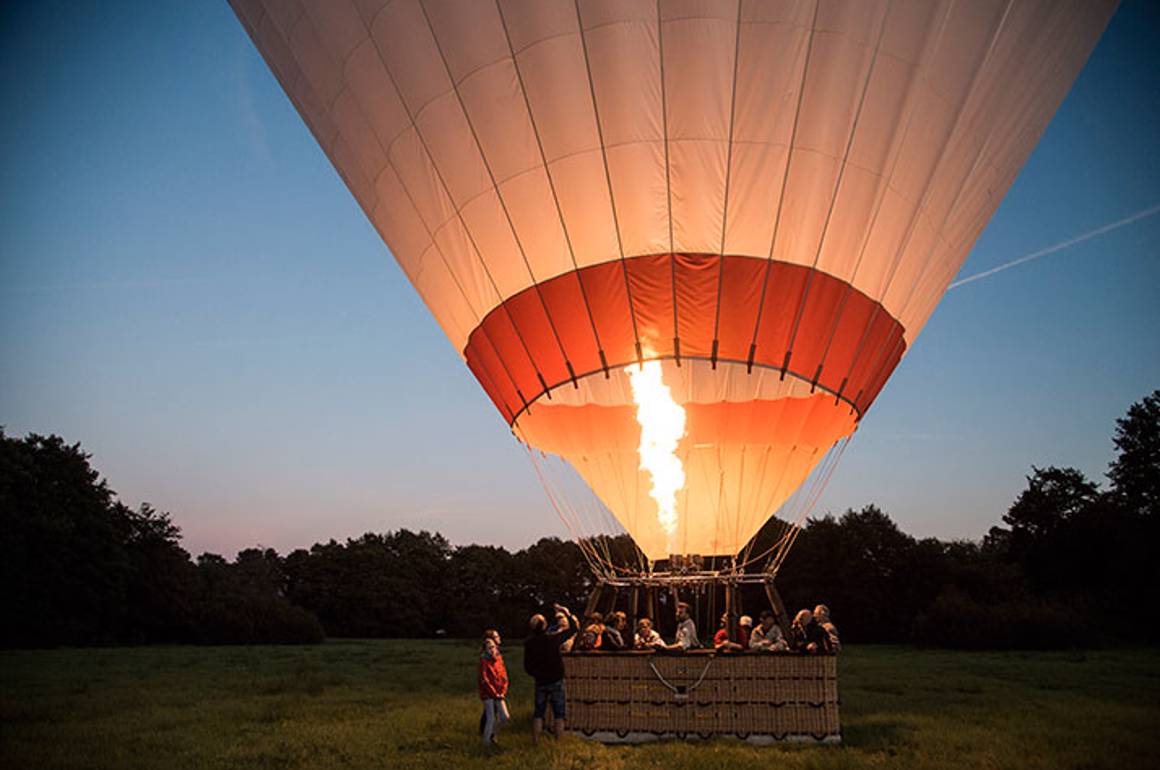 Ballonflyvning flyv i luftballon DinGaveguide
