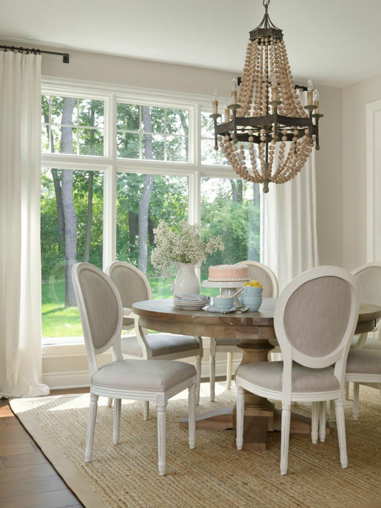 10 Tips To Decorating With Dining Room Rugs Dining Room