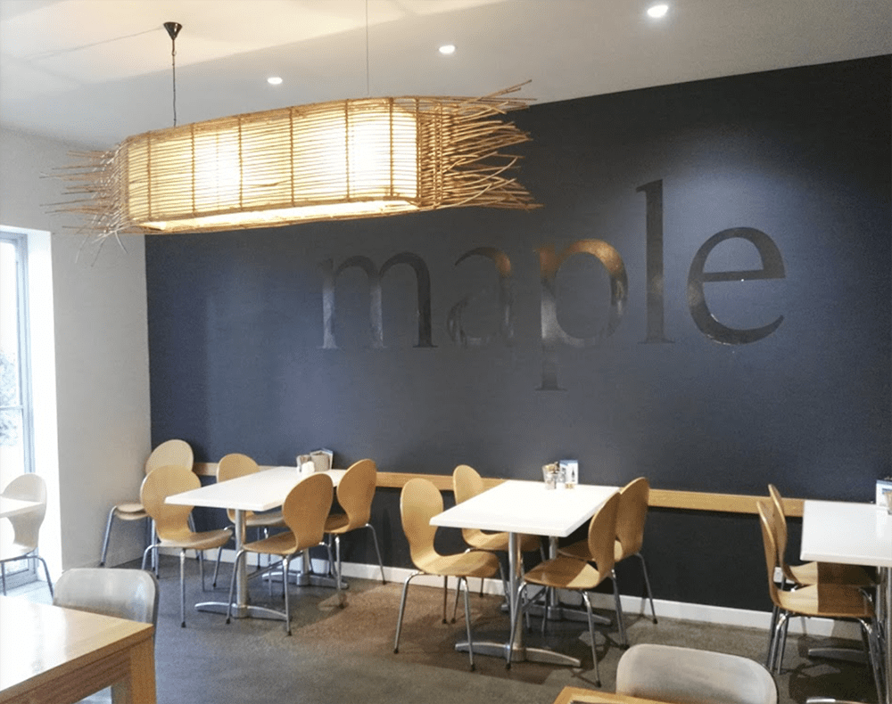 Maple Cafe Dining Tas