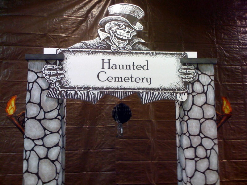 Haunted Cemetery Theme Kit Entrance with Fence Cardboard Prop Dino