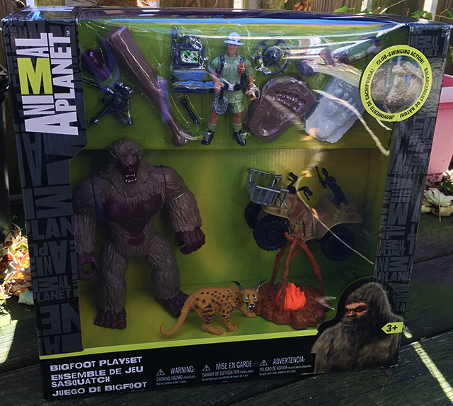 Madd Matt reviews the Bigfoot Playset. Dinosaur Dracula!
