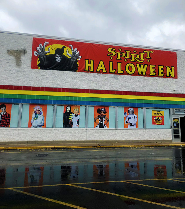 Halloween haunts the grave of Toys "R" Us! Dinosaur Dracula!