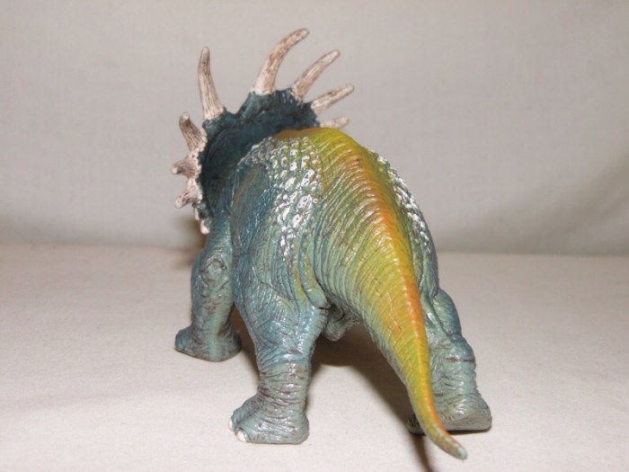 schleich styracosaurus figure