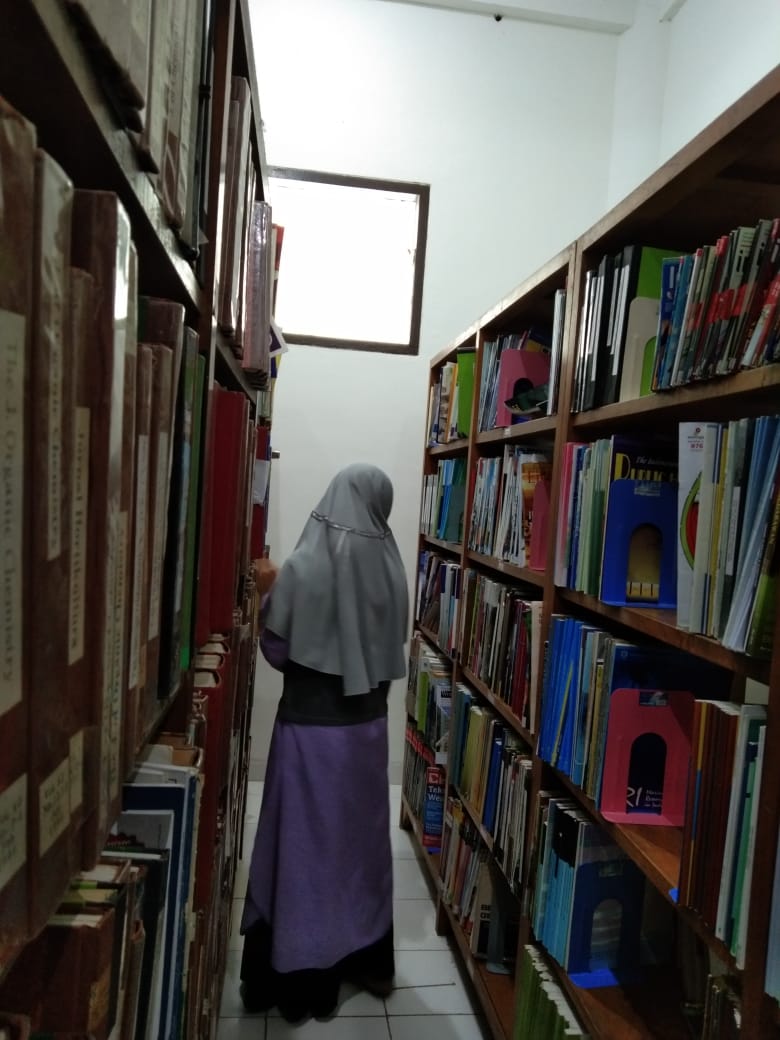 Tips Agar Buku Tidak Menguning