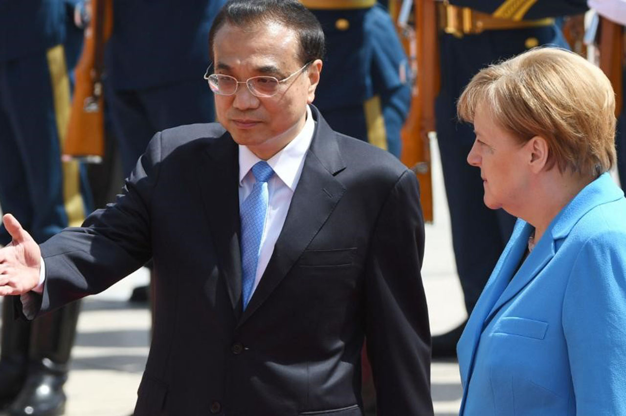 Angela Merkel Visits China Seeking United Front against Donald Trump’s