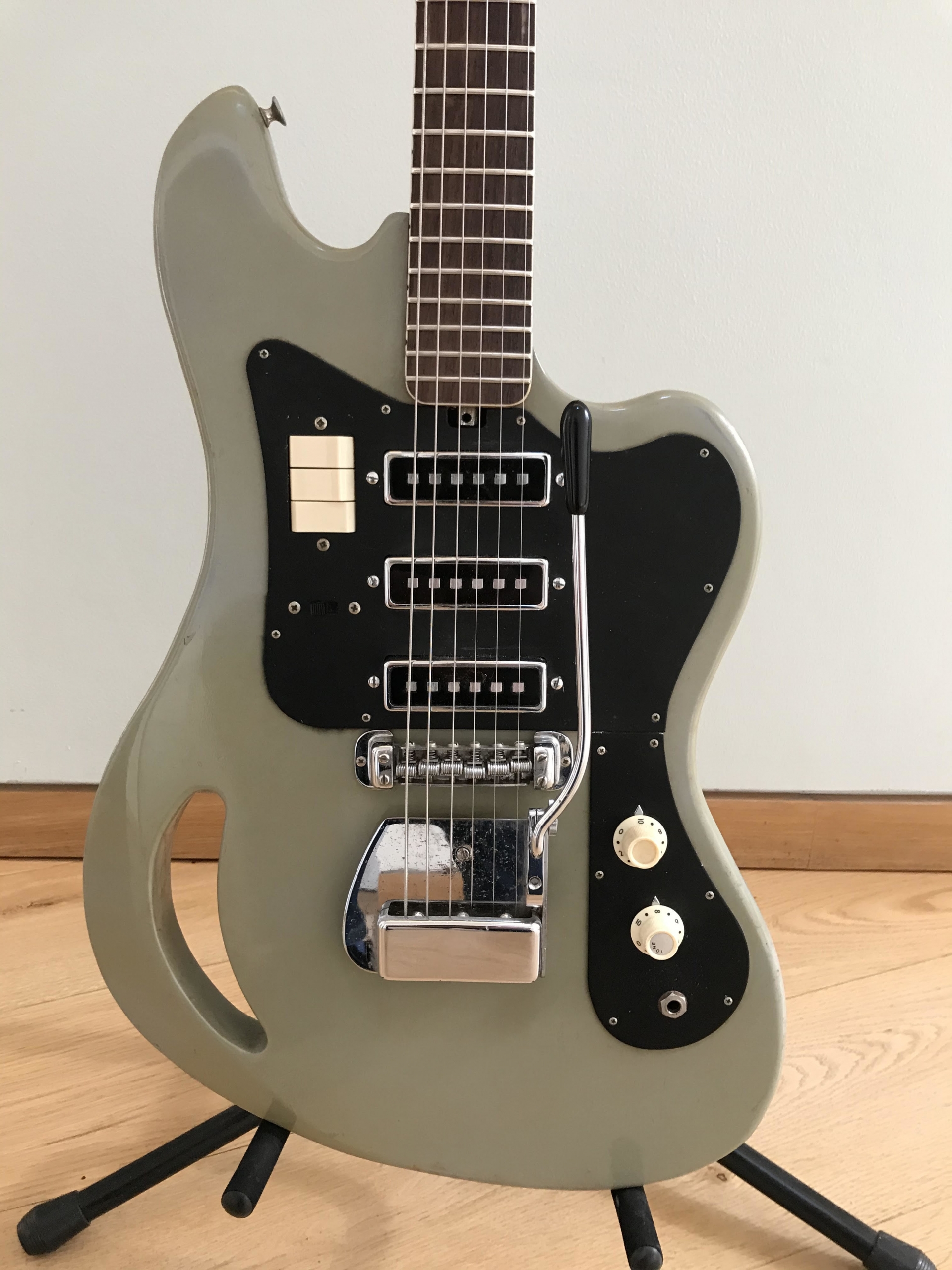 Mark Knopfler's Teisco TG64 Electric Guitar Is On Auction DireStraits