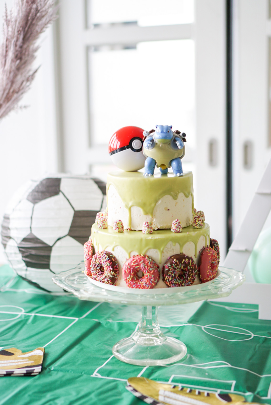 Hema Dripcake Versieren Voor Jongens: Eenvoudig Een Verjaardagstaart Versieren! - Dirksdotter