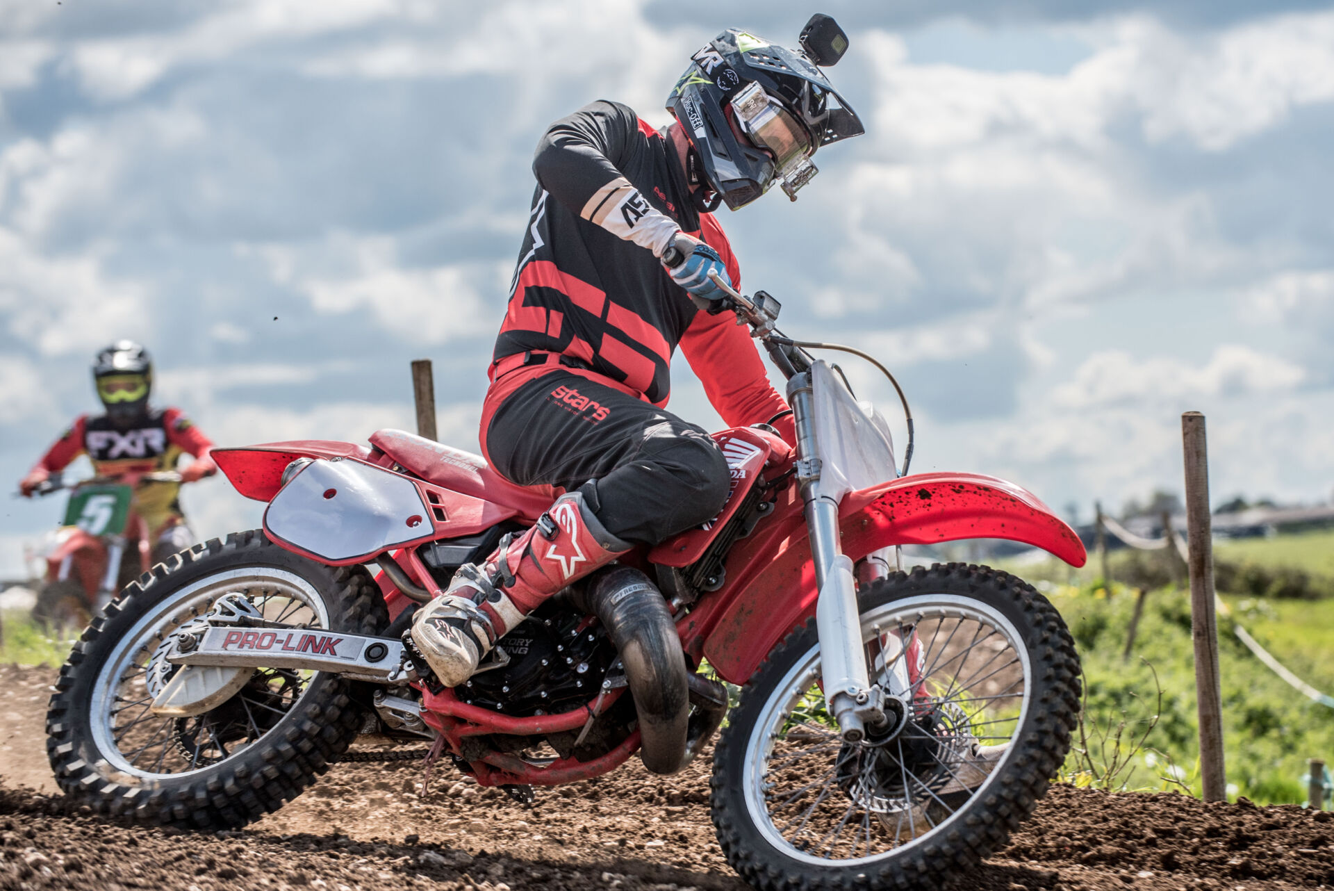 Video Dave Thorpe canes a CR250 twostroke Dirtbike Rider