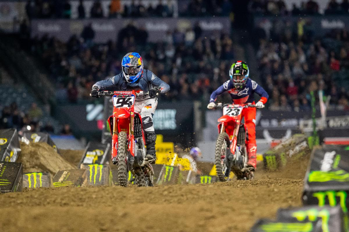 Anaheim Events July 2023 Anaheim SX Roczen wins 450SX Main event Dirtbike Rider