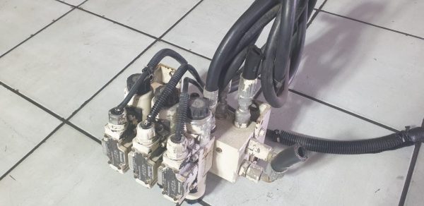 Rexroth 3 Spool Hydraulic Solenoid Directional Control Valve Bank