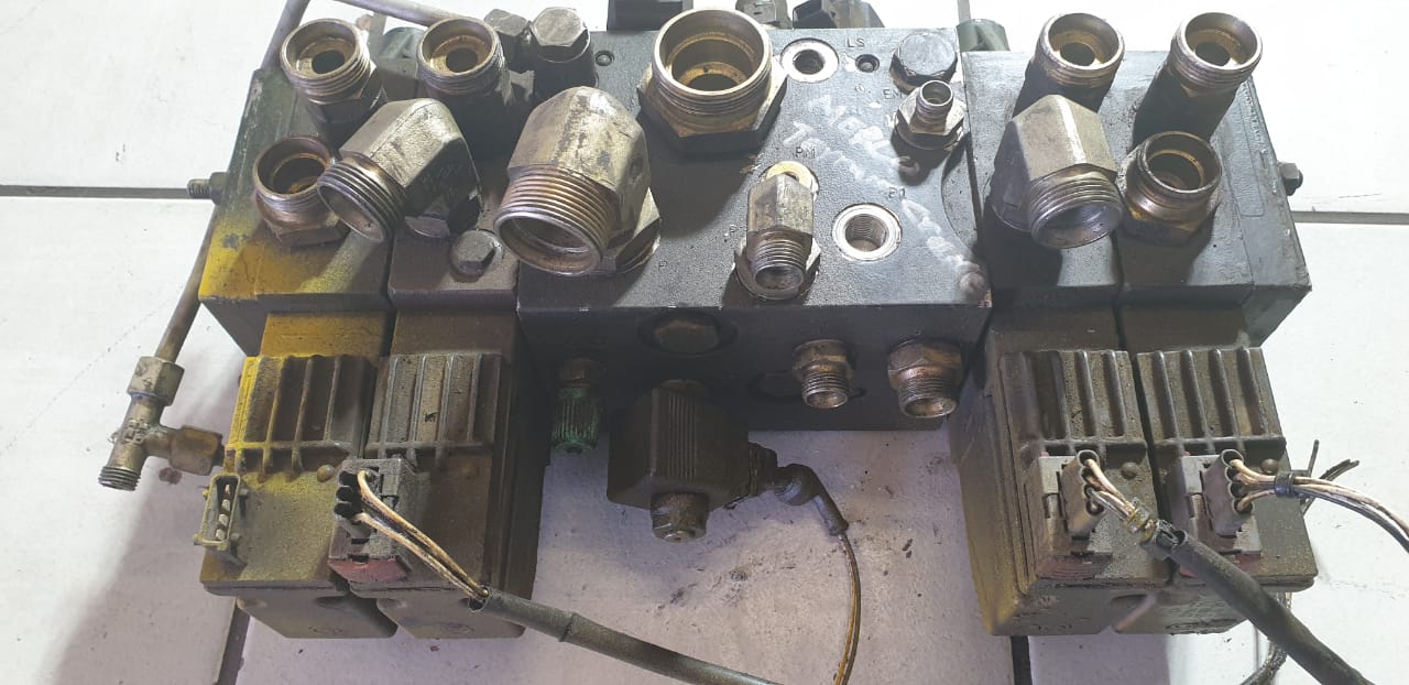 Merlo Telehandler Hydraulic Valve Block Dirtworx