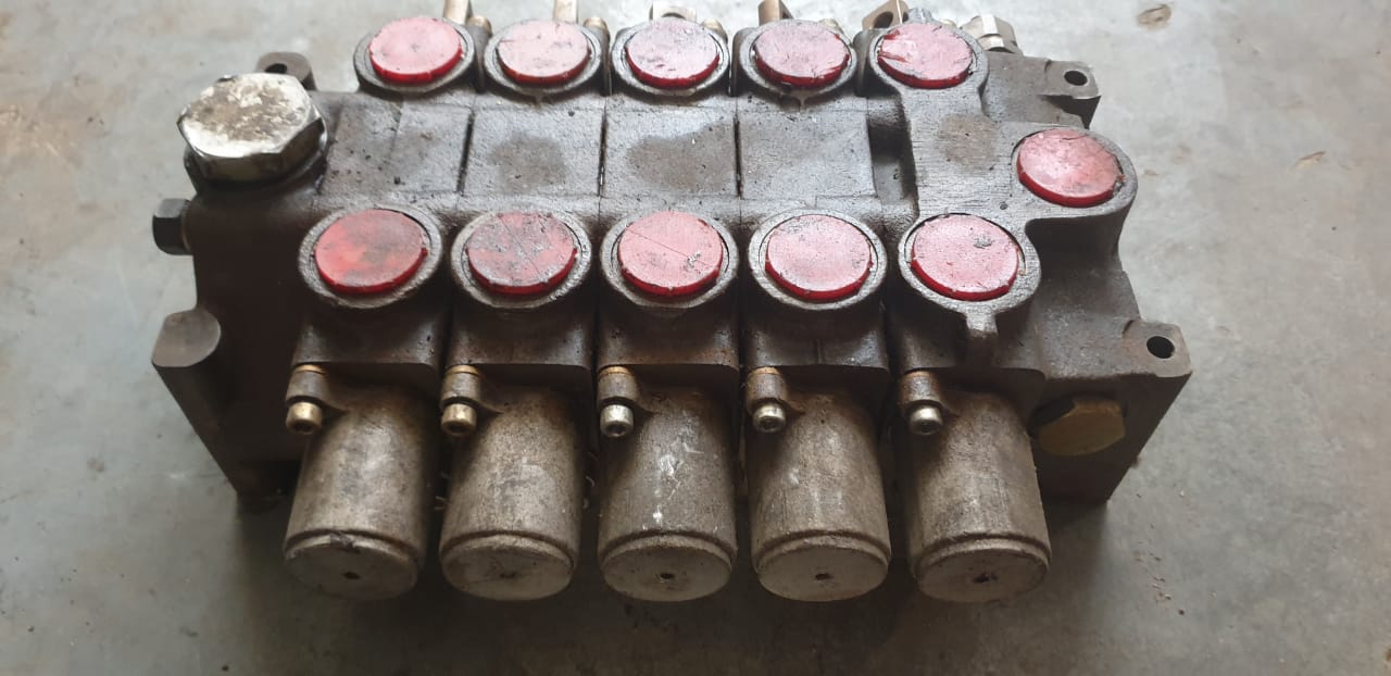 Hydraulic Directional Control Valve Bank Dirtworx