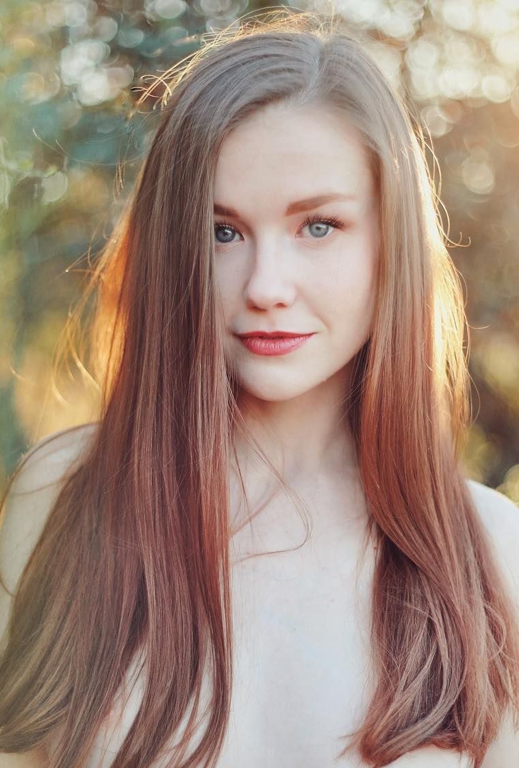 Emily Bloom - DirtyShip.com