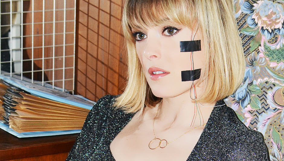 Welsh Speaking Gwenno chats to DiS about her fantastic Y Dydd Olaf LP
