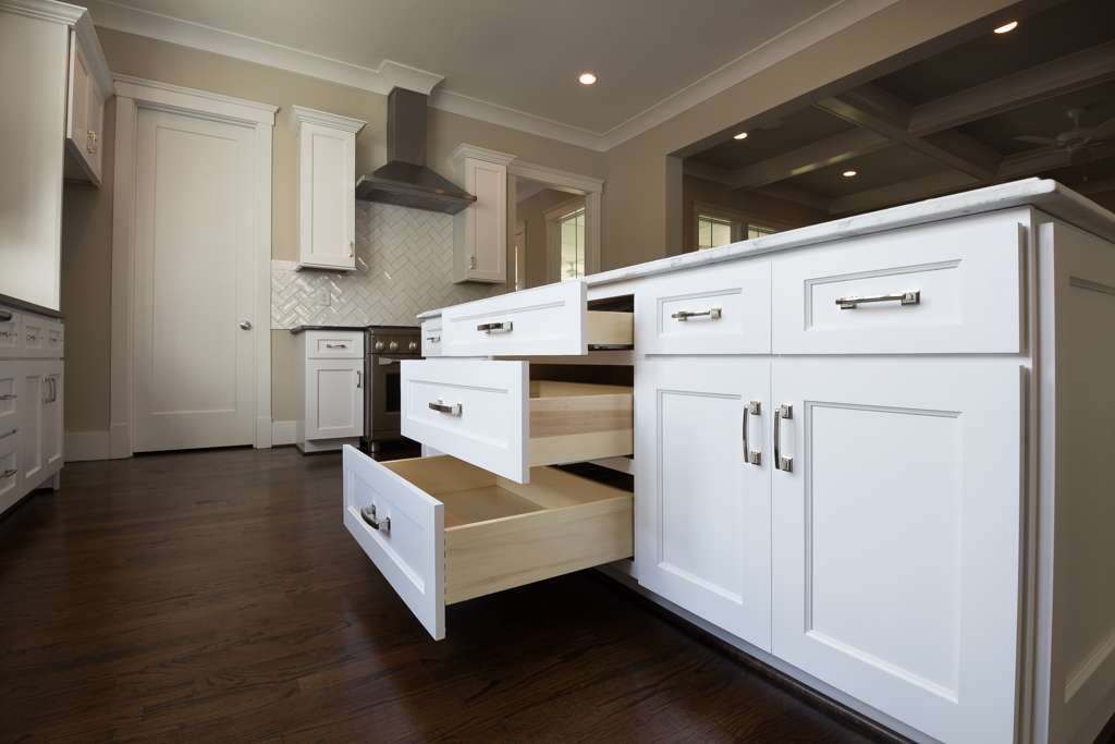 Are White Kitchen Still Popular In 2023? Discount Custom