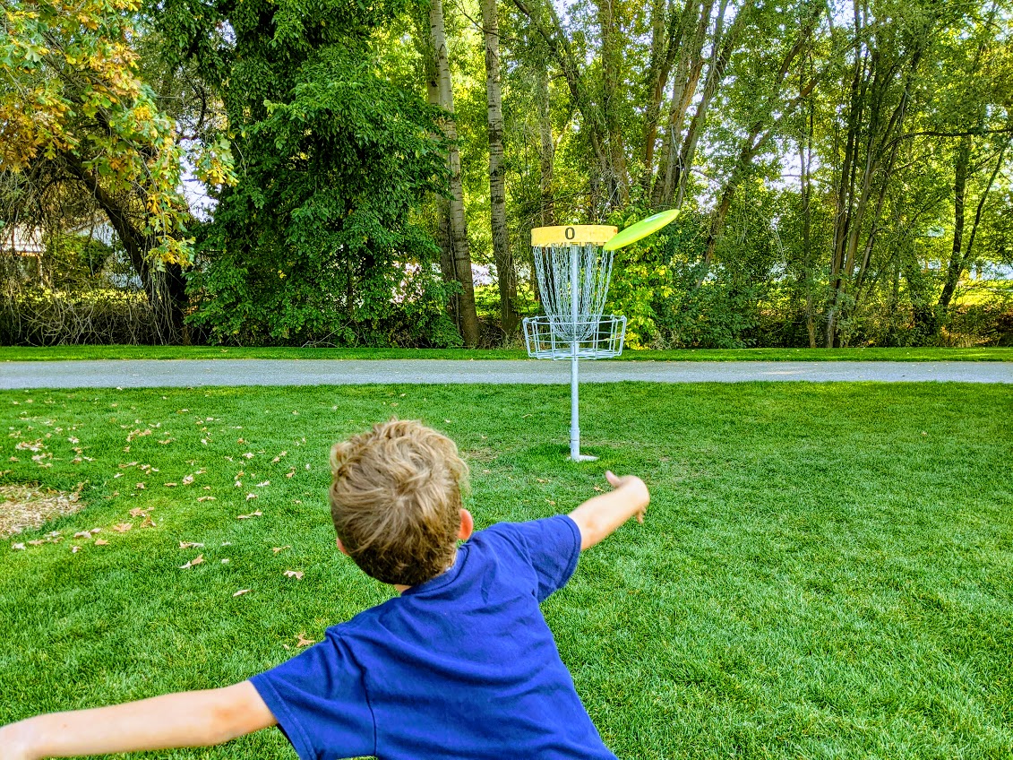 Best Cheap Disc Golf Discs for Beginners, Women, and Children