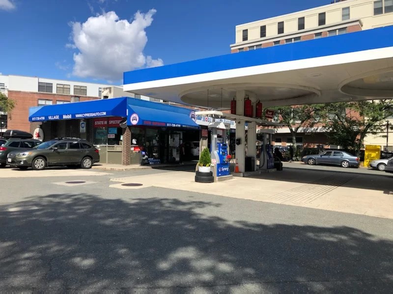 VILLAGE MOBIL / CYPRESS AUTOMART A website of the Brookline Chamber